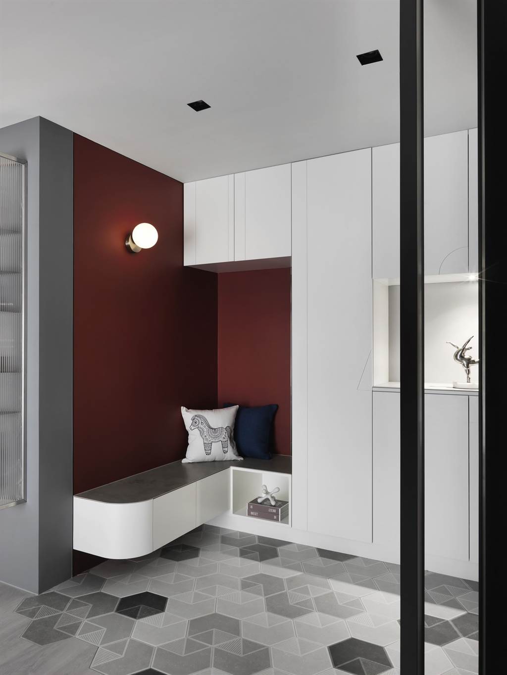 從玄關(guān)到臥室都好用！坐臥舒適的多功能臥榻設(shè)計(jì)要注意什么？